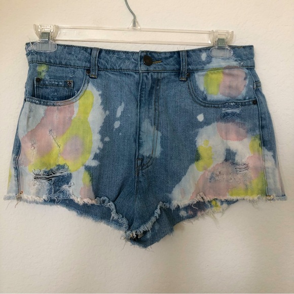 BDG Pants - High Rise Dree Cheeky Paint Splattered Distressed Denim Shorts Size 31W BDG